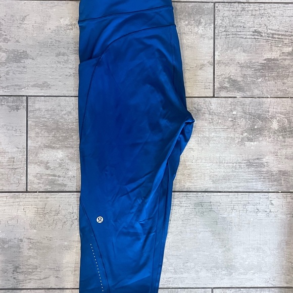 LuluLemon Crop Navy Leggings - Picture 2 of 4